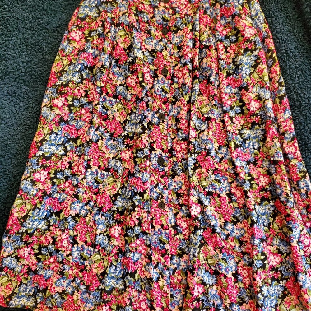 Diversity brand, size petite 8 floral high waisted skirt